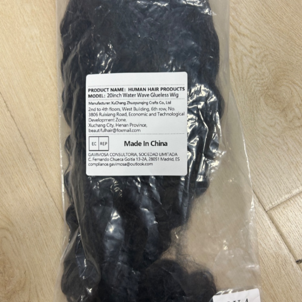 Deep Wave 3 Bundles With Closure - 深みのあるウェーブのかかったカールヘアの束。未処理の天然毛を使用。ウェットウェーブのカールヘアの束。二重に重ねて縫い合わせた深みのあるカール。自然な黒色。4個入りパック。深みのあるウェーブのかかったカールヘアのヘアバンド3個。ヘアピース1個。5x5。